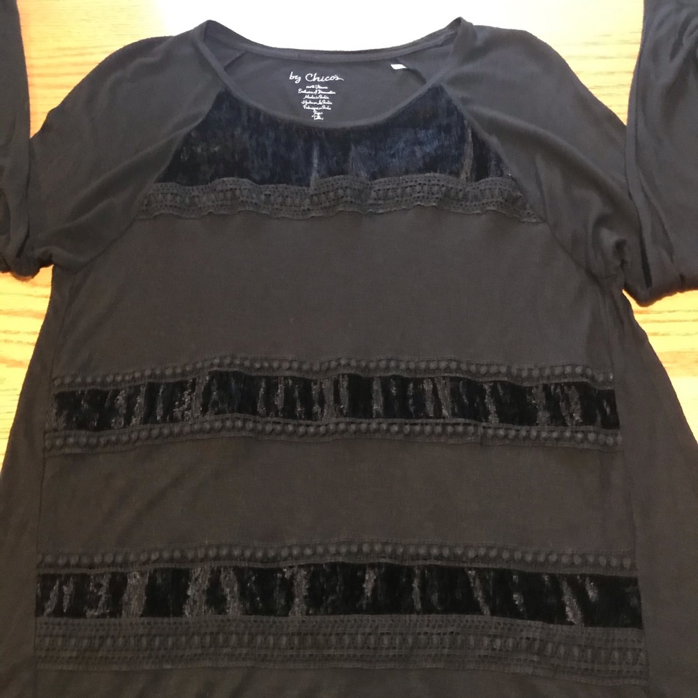 Chico’s Velvet Trim Top Medium